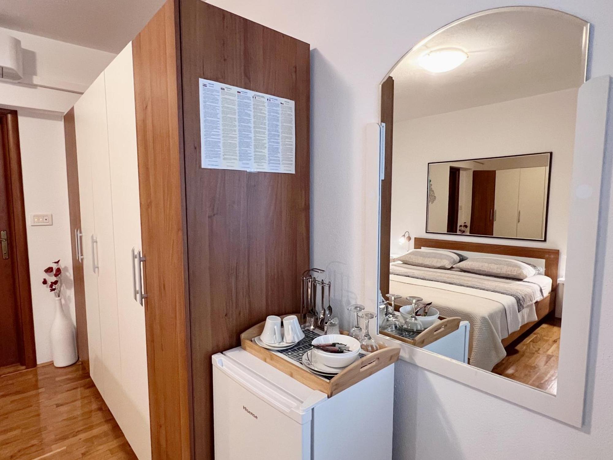 Room Tai - Spacious And Comfy With Private Terrace 흐바르 외부 사진