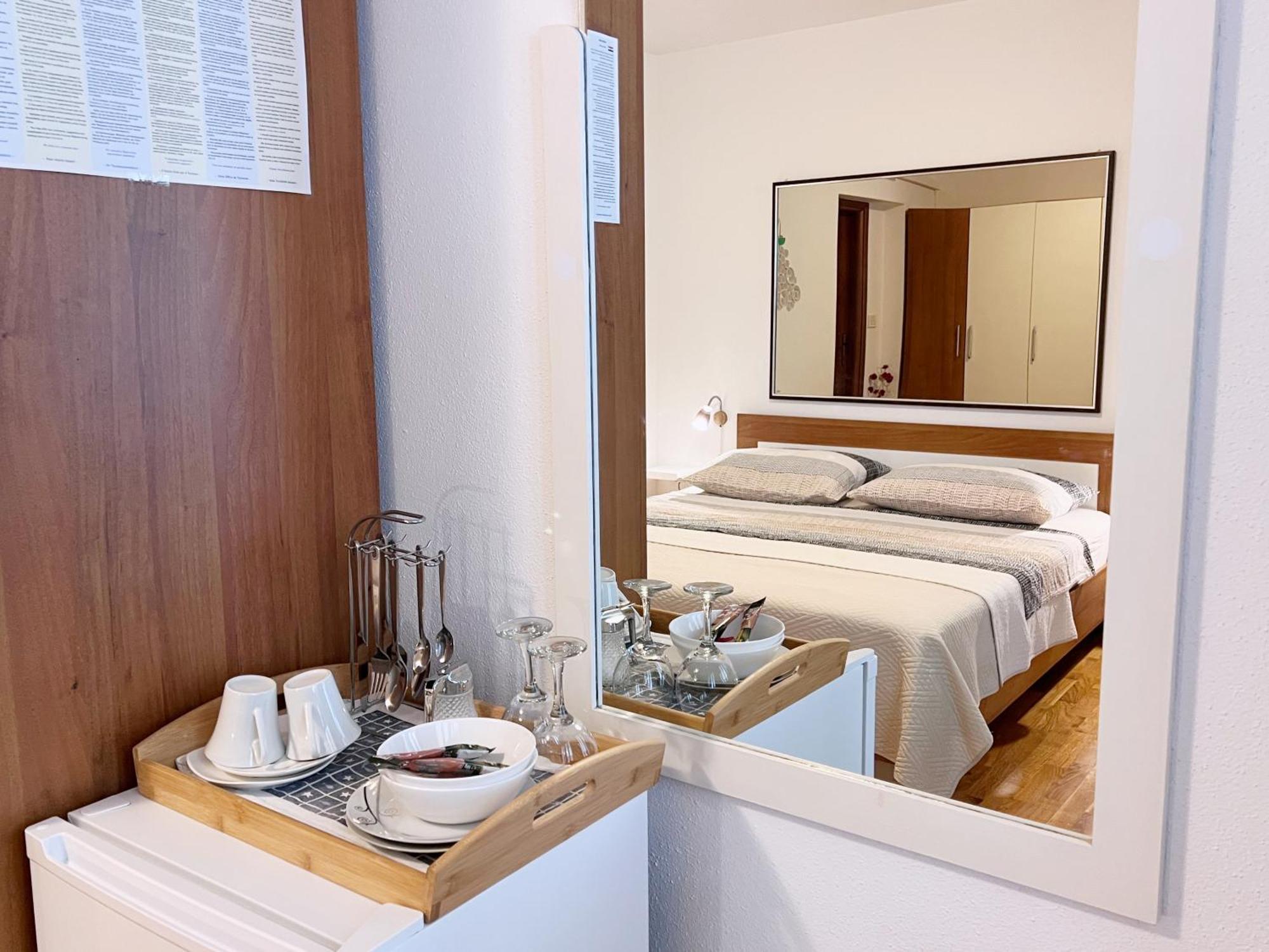 Room Tai - Spacious And Comfy With Private Terrace 흐바르 외부 사진